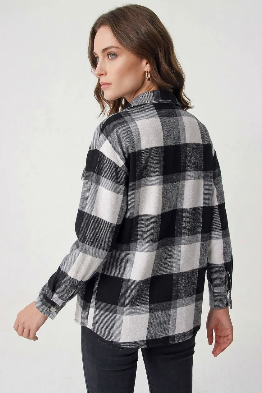 Kadın Çift Cepli Oversize Ekose Desenli Pamuklu Siyah Gömlek