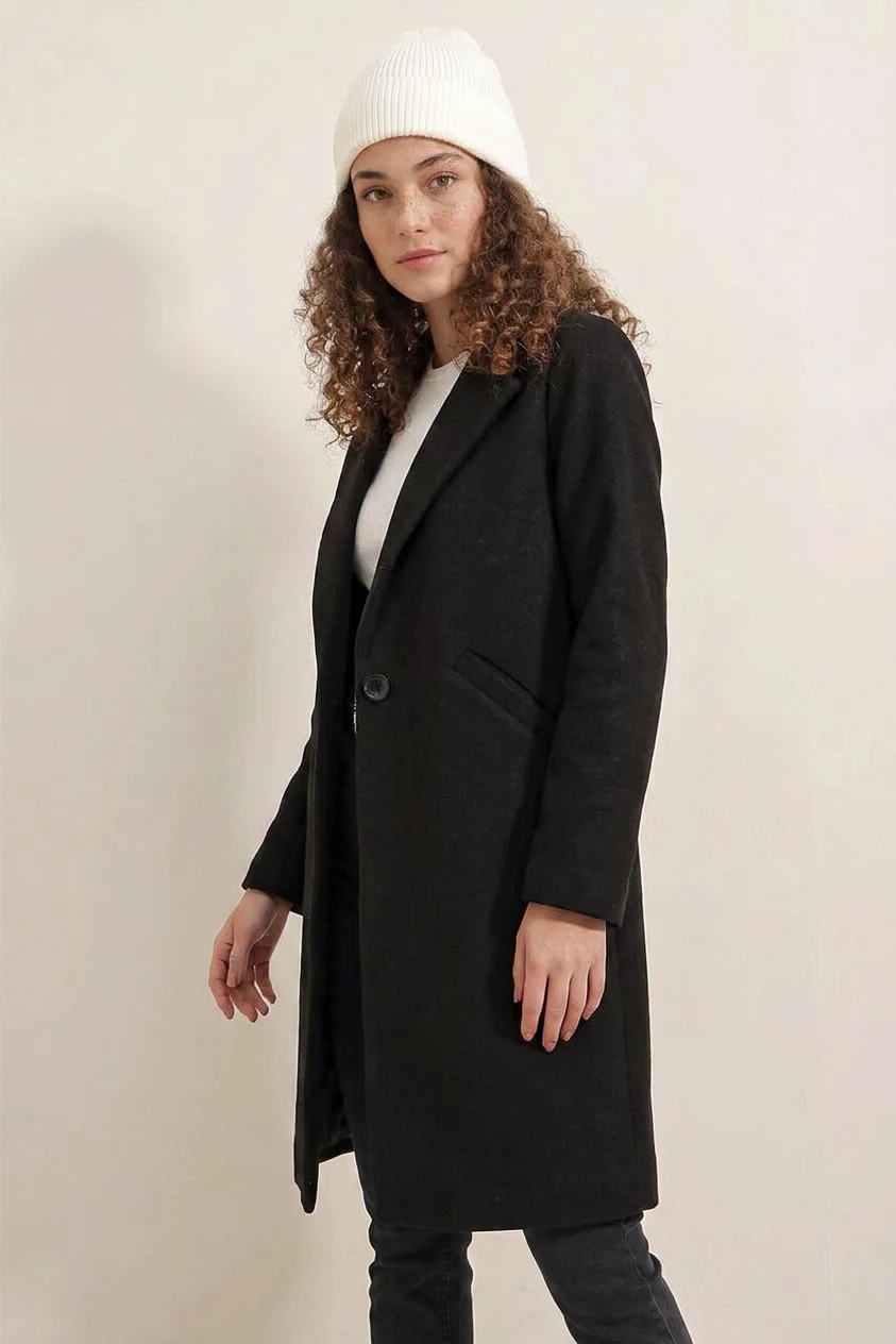 Kadın Klasik Yaka Pamuklu Siyah Kaban