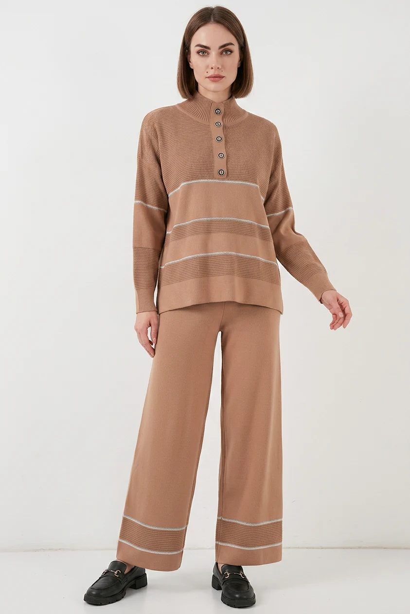 Kadın Düğmeli Yaka Oversize Çizgili Triko Camel İkili Takım