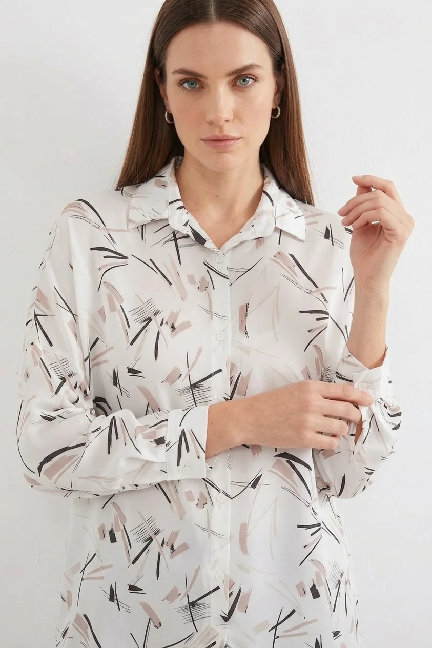 Kadın Oversize Desenli Saten Siyah Beyaz Gömlek