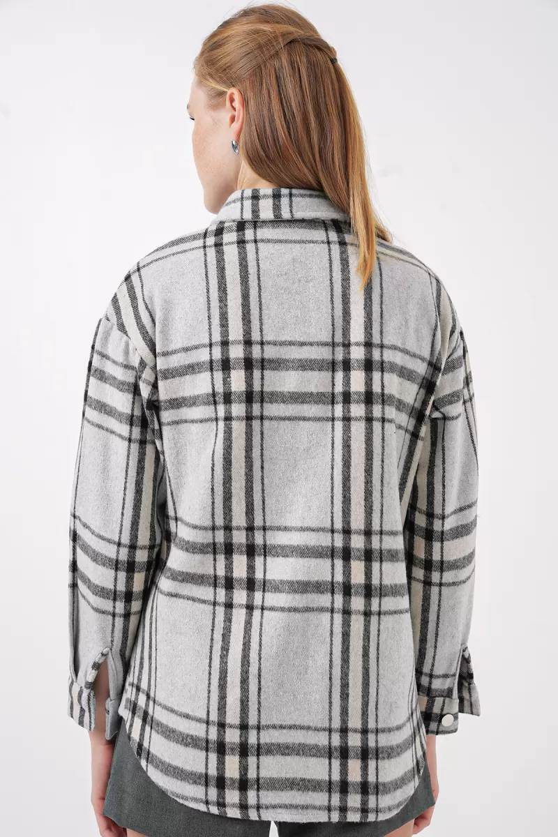 Kadın Oversize Ekose Desen Pamuklu Açık Gri Gömlek