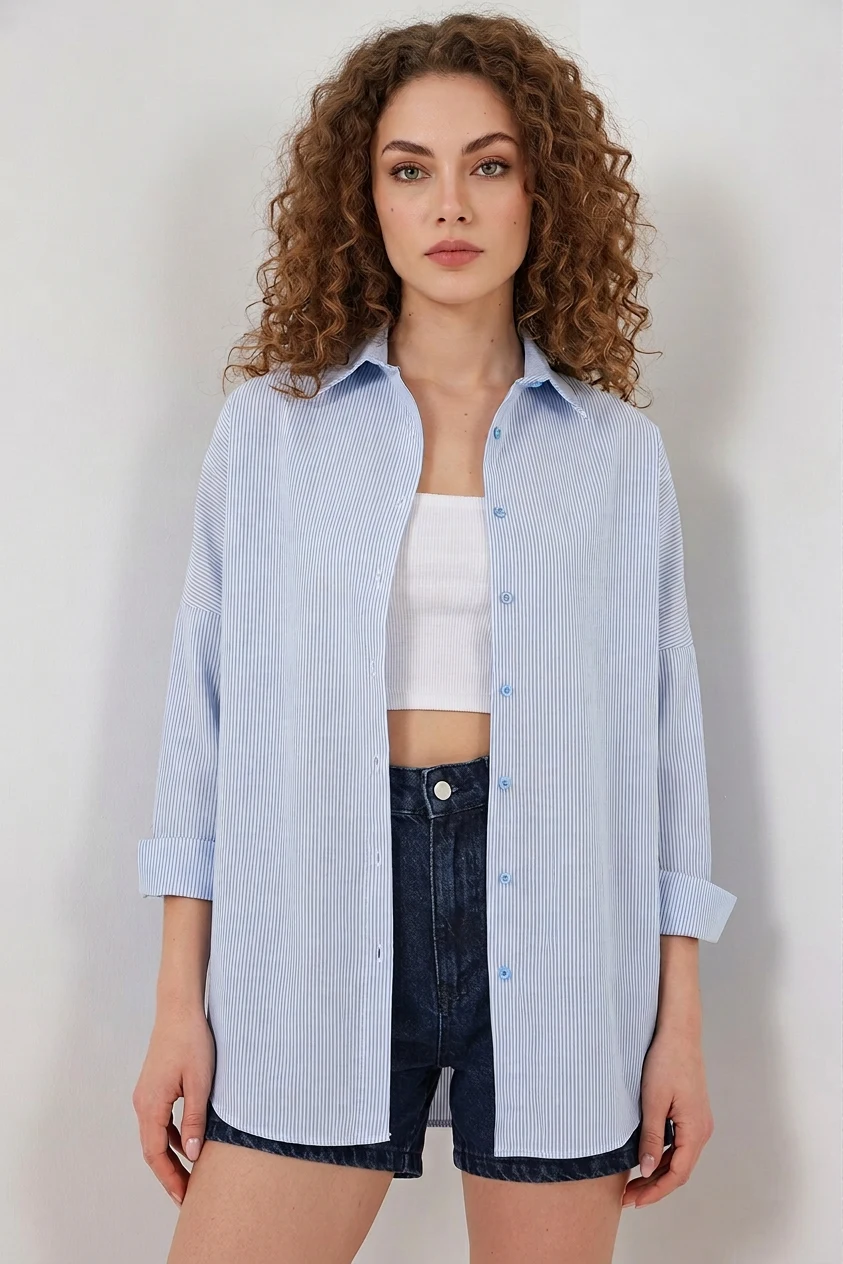 Kadın Oversize Çizgili Pamuklu Açık Mavi Gömlek