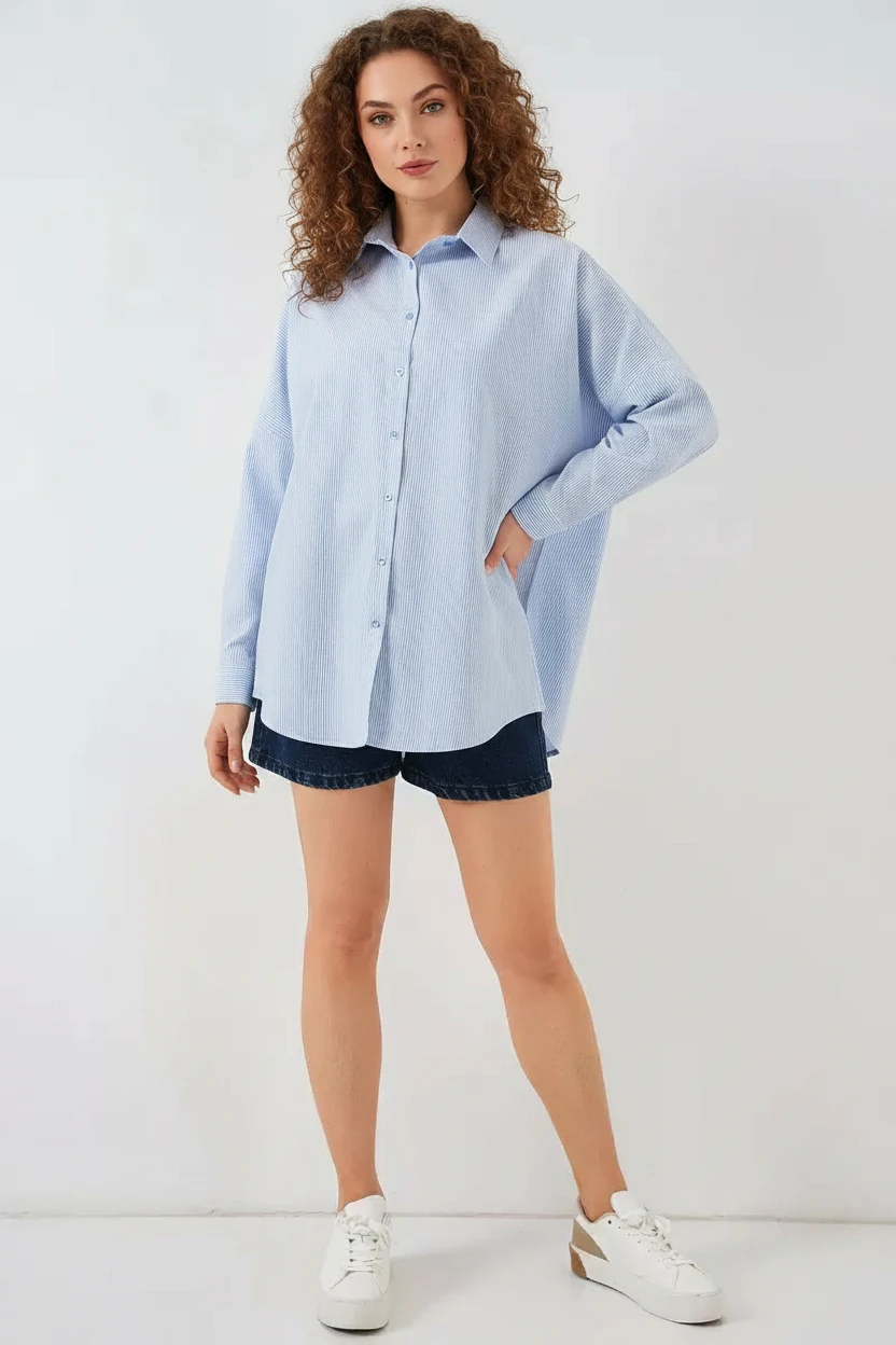 Kadın Oversize Çizgili Pamuklu Açık Mavi Gömlek