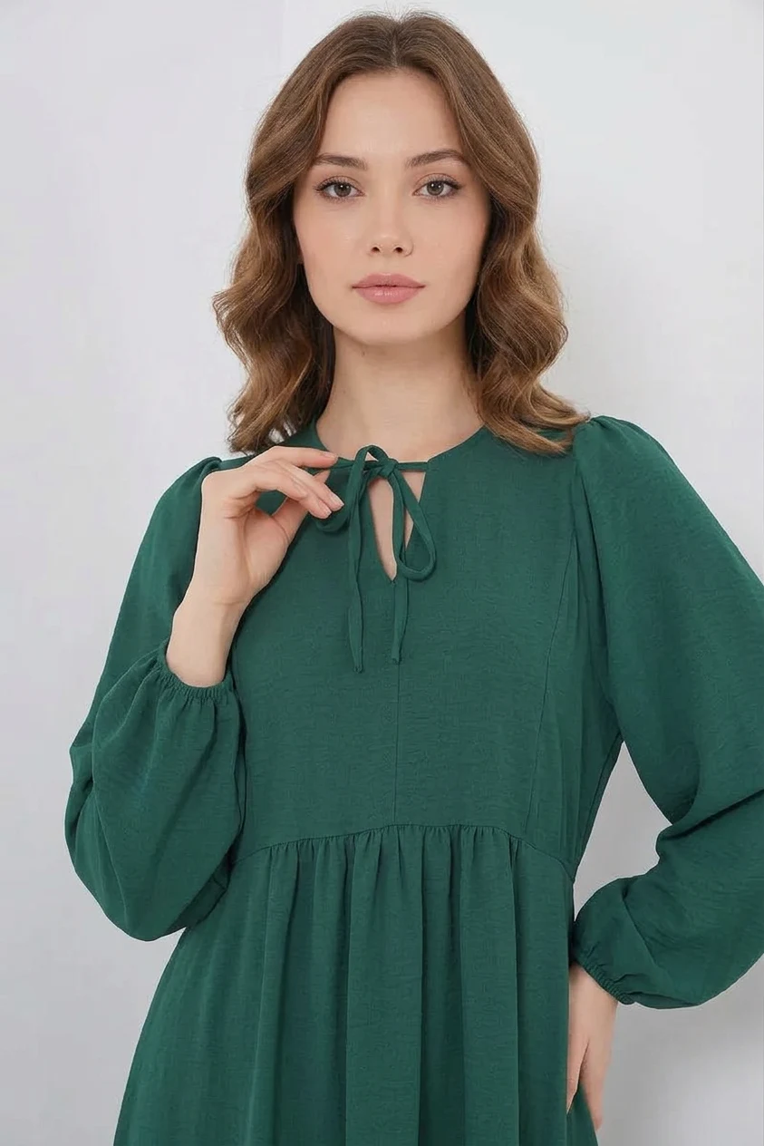 Kadın Bagcıklı Beli Büzgülü Balon Kol Zümrüt Yeşili Tesettür Elbise