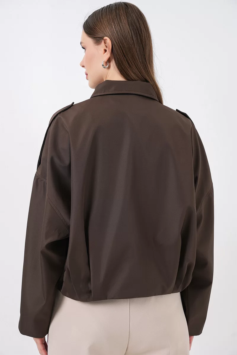 Kadın Klasik Yaka Oversize Kesim Omuz Detaylı Kahverengi Ceket