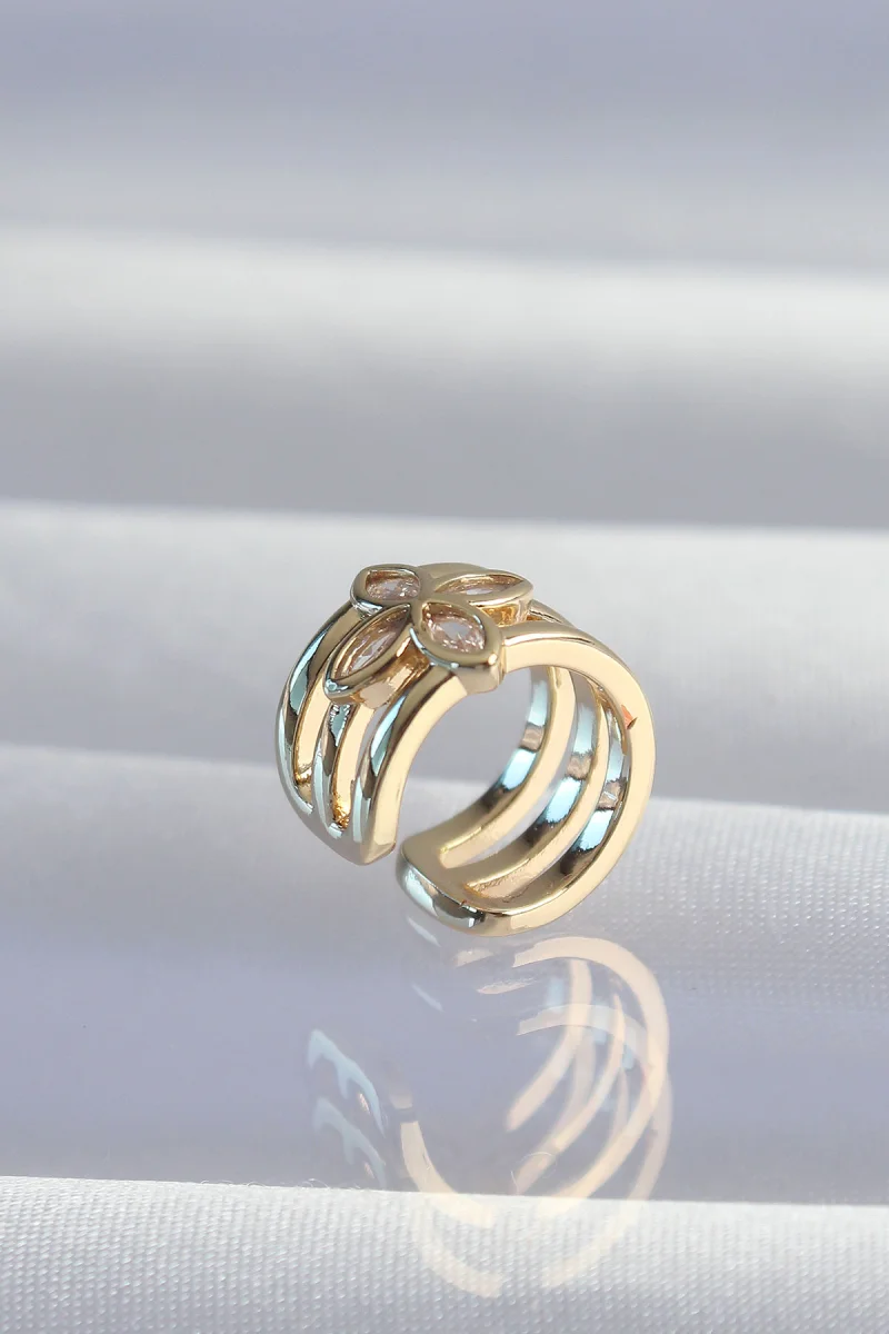 Pirinç Gold Renk Yonca Earcuff Küpe