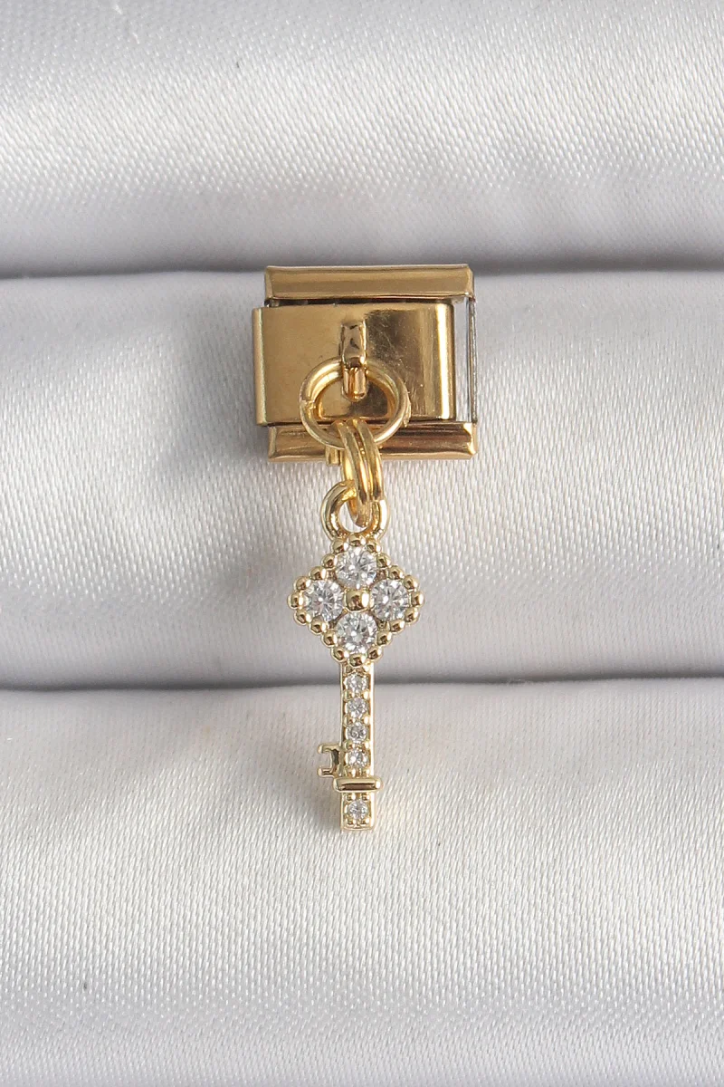 316L Çelik Gold Renk Sallantı Zirkon Taşlı Anahtar Model Charm