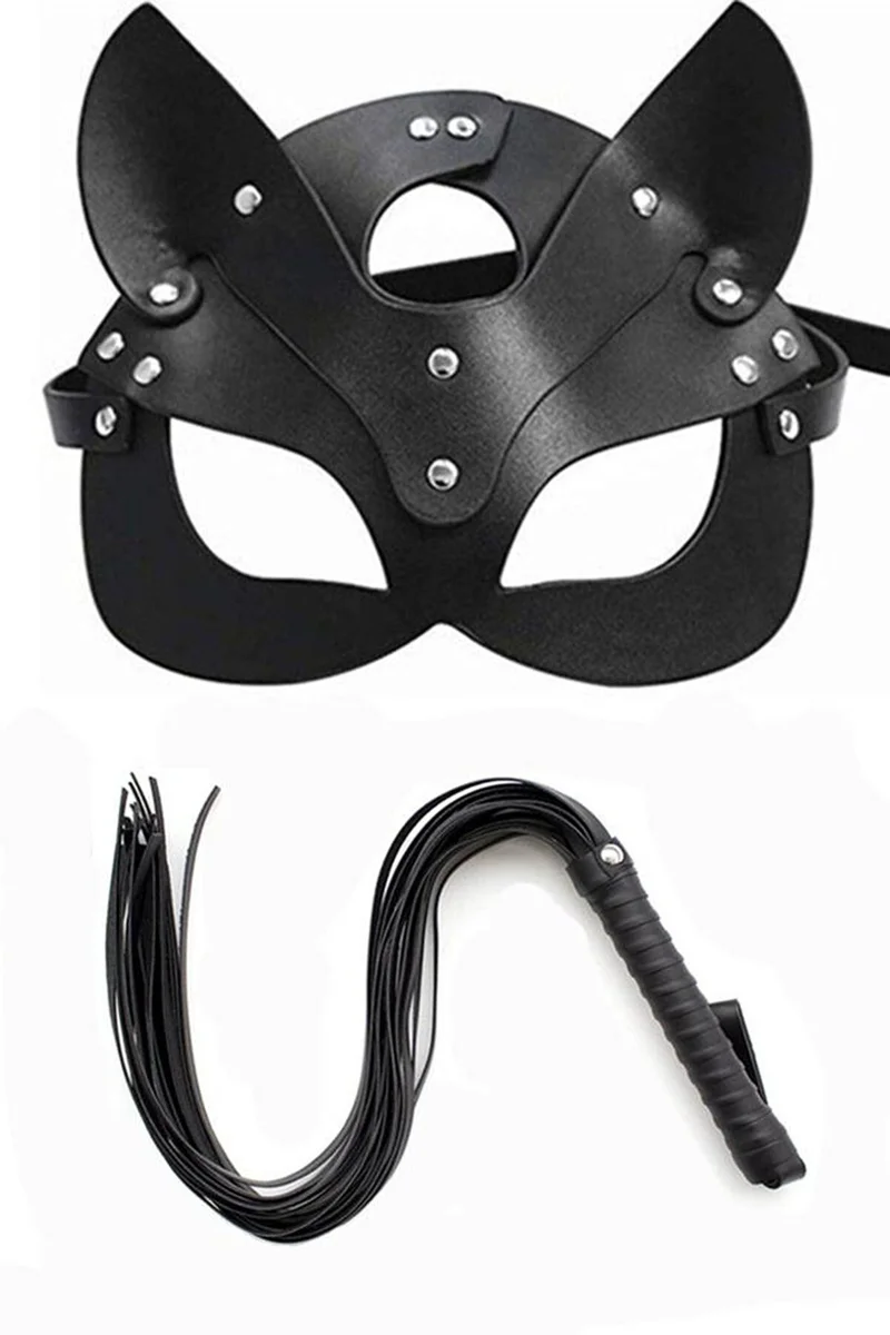 Fantezi Maske ve kırbaç