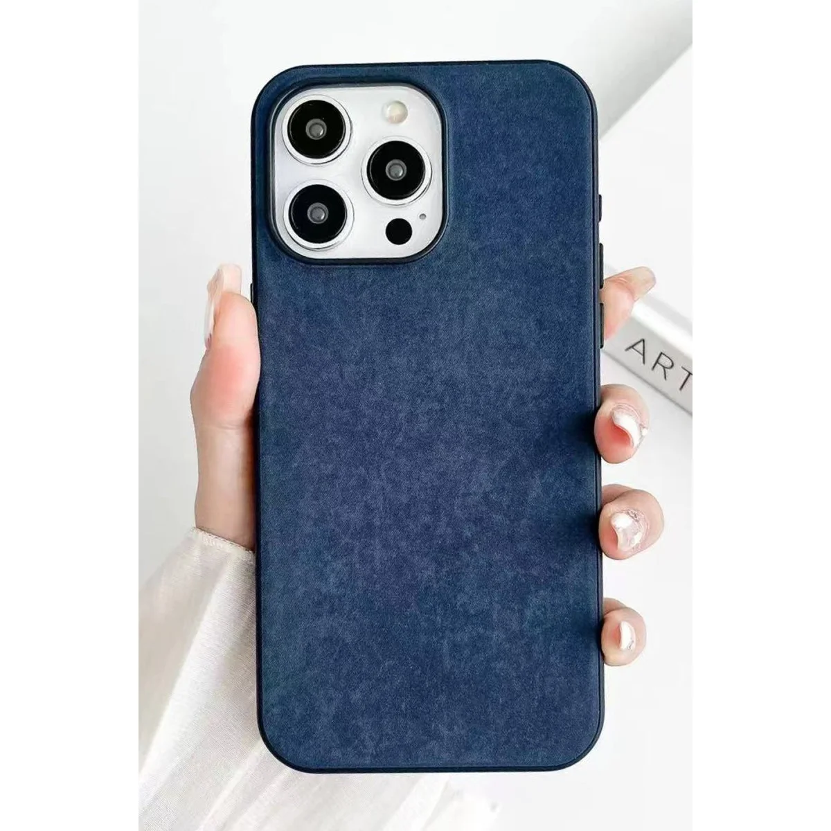 iPhone 15 Pro Kılıf Karen Magsafe Kapak - Lacivert