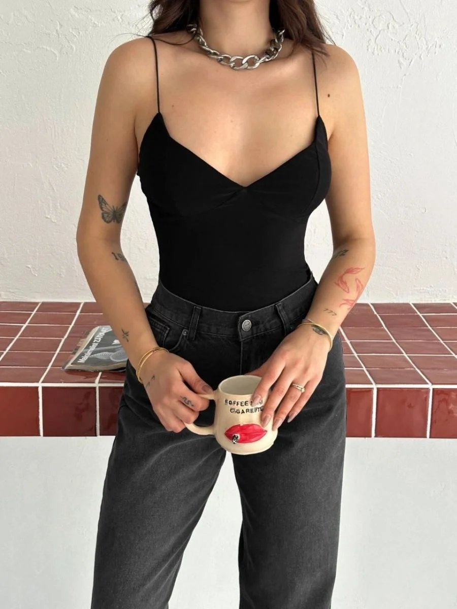 Kadın Derin Dekolte Askılı Body Sırt Dekolteli Şık Kolsuz Yazlık Bodysuit - Siyah