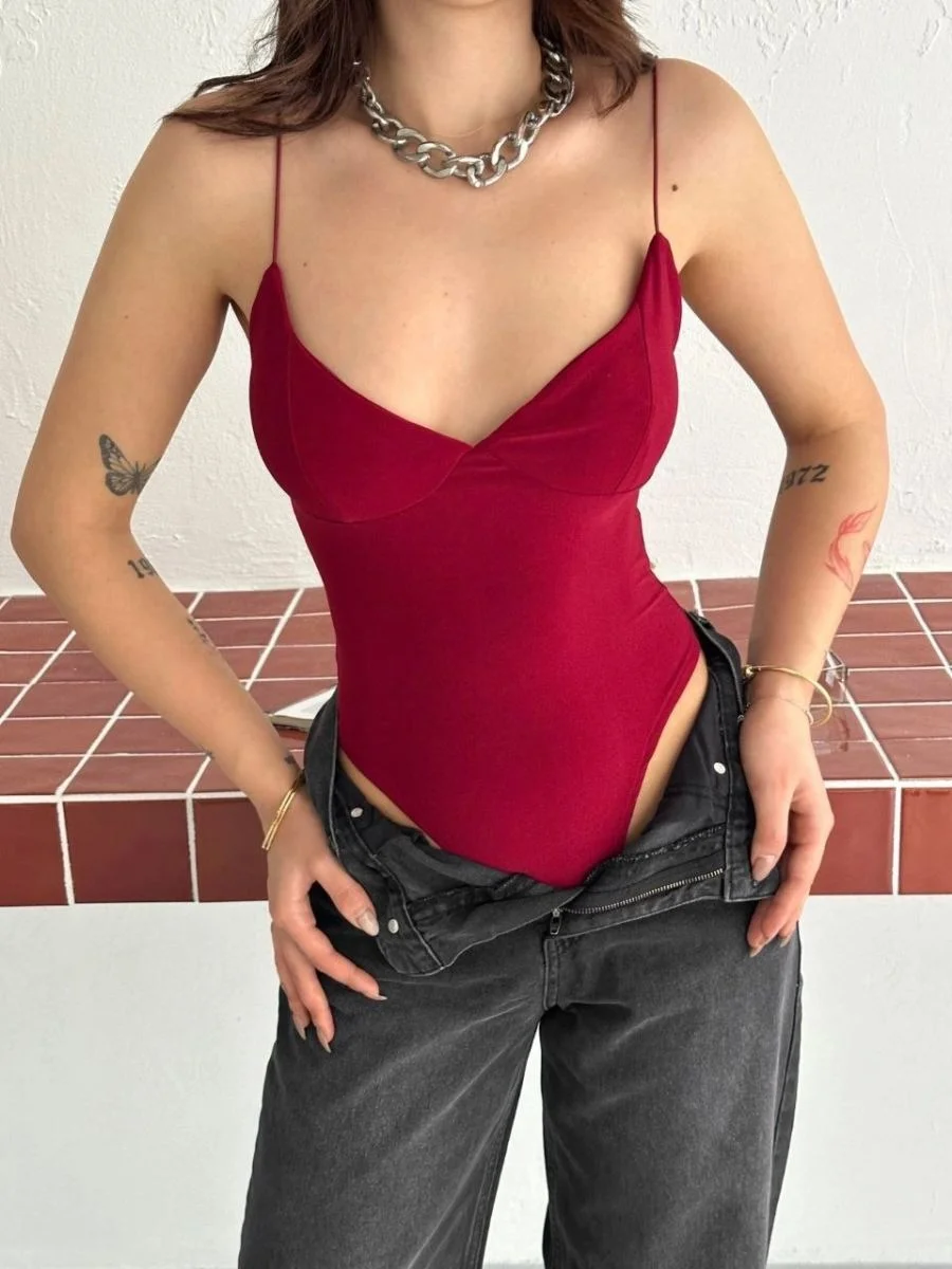 Kadın Derin Dekolte Askılı Body Sırt Dekolteli Şık Kolsuz Yazlık Bodysuit - Kırmızı