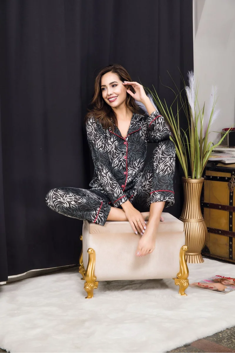 Kadın Seksi Siyah Desenli Düğmeli Alt Üst Gecelik Pijama Takımı Uzun Kollu Pijama Takım