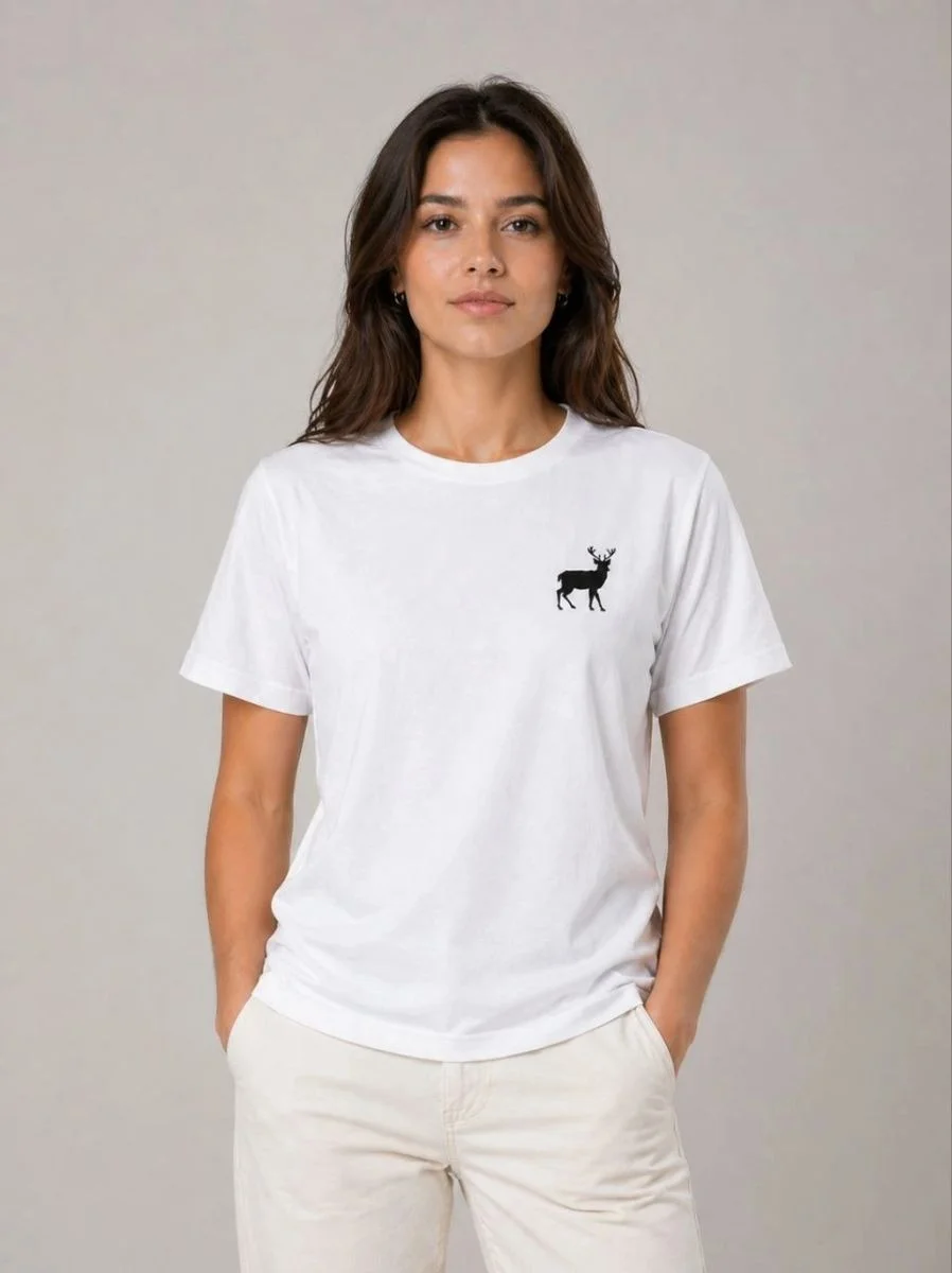 Kadın Minimal Geyik Logolu Tişört Bisiklet Yaka Kısa kol Yazlık T-Shirt - Beyaz