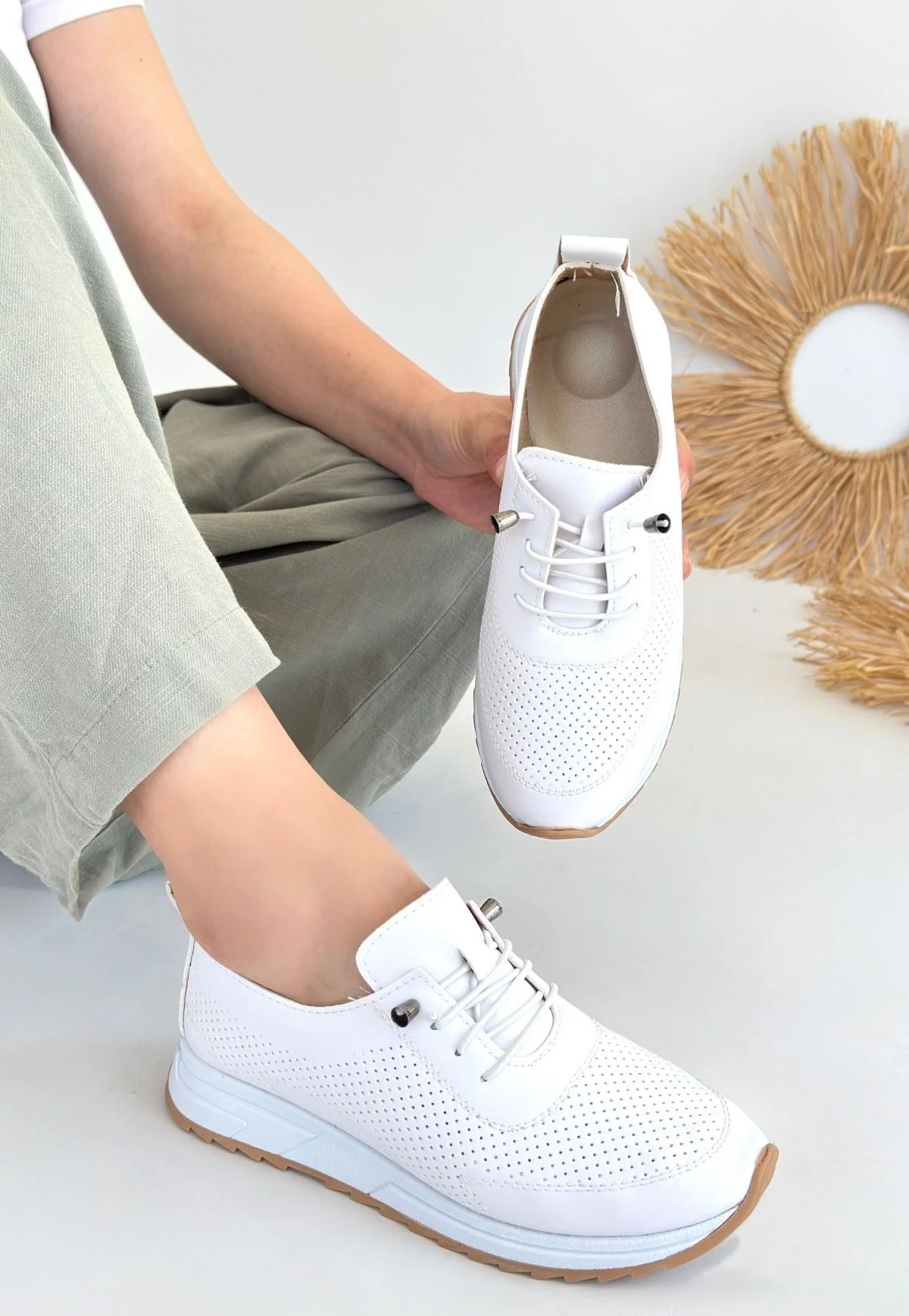 Tone Beyaz Cilt Bağcıklı Spor Ayakkabı