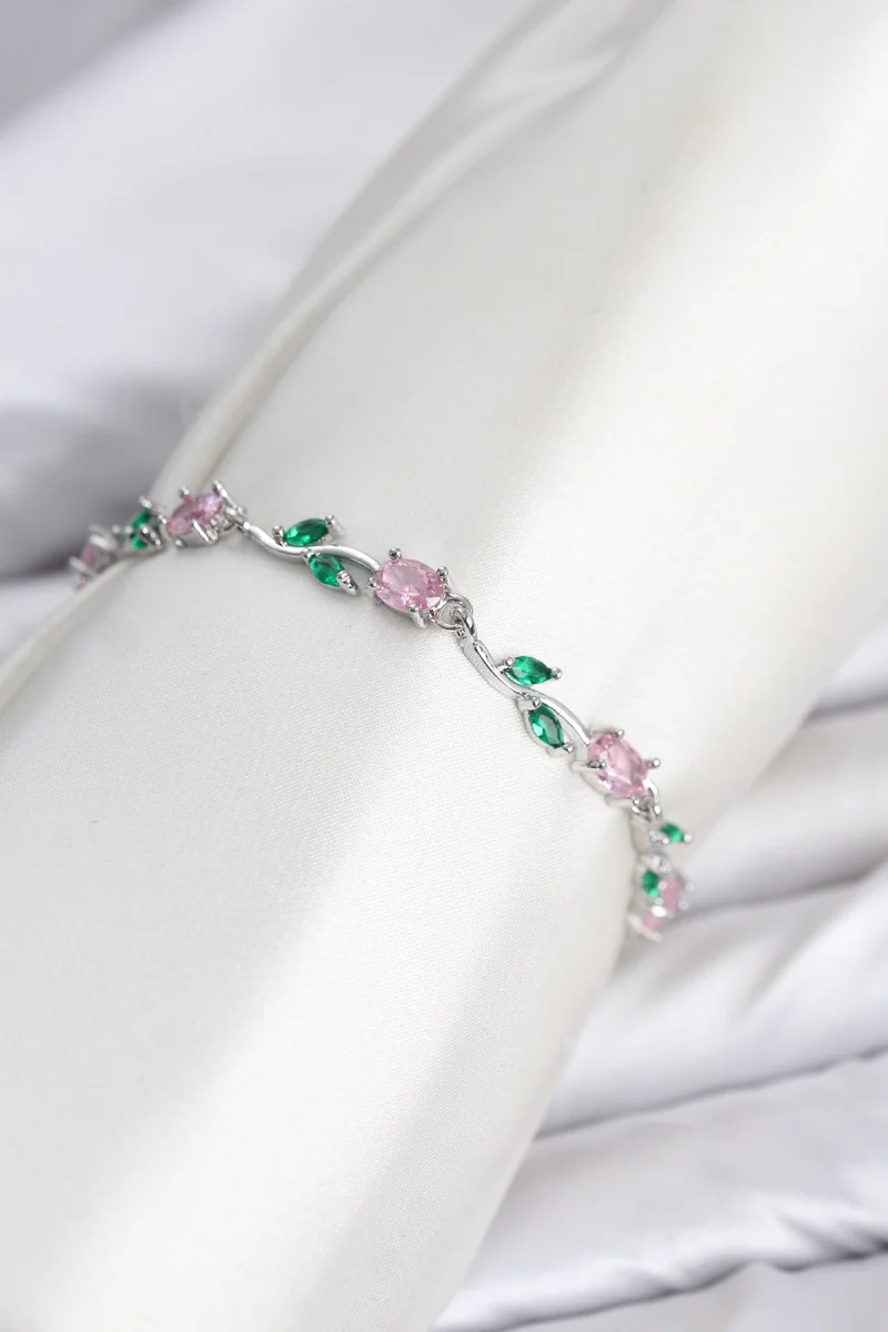 Pirinç Gümüş Renk Pembe Zirkon Taşlı Çiçek Model Kadın Bileklik