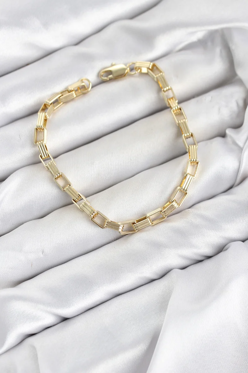 CM Kare Halka Model Gold Renk Pirinç Kadın Bileklik