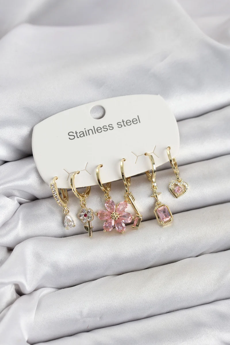 316L Çelik Gold Renk Pembe Zirkon Taşlı Lotus Detaylı Kadın Küpe Seti