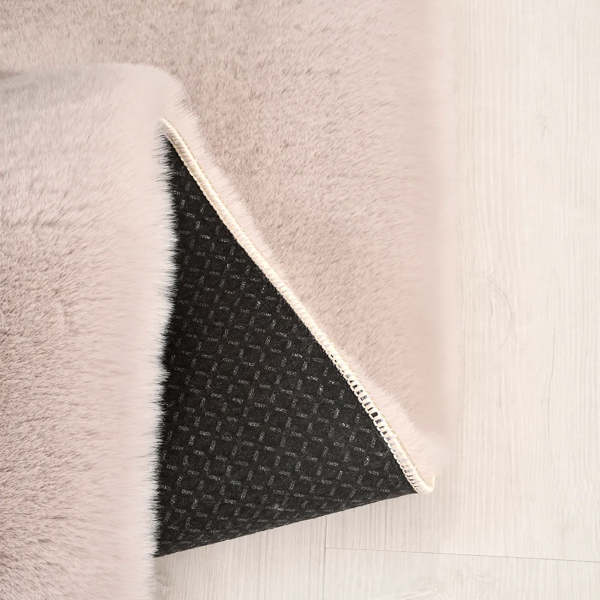 YoudayHomeCollection Tavşan Poly Peluş Model Halı 120X120