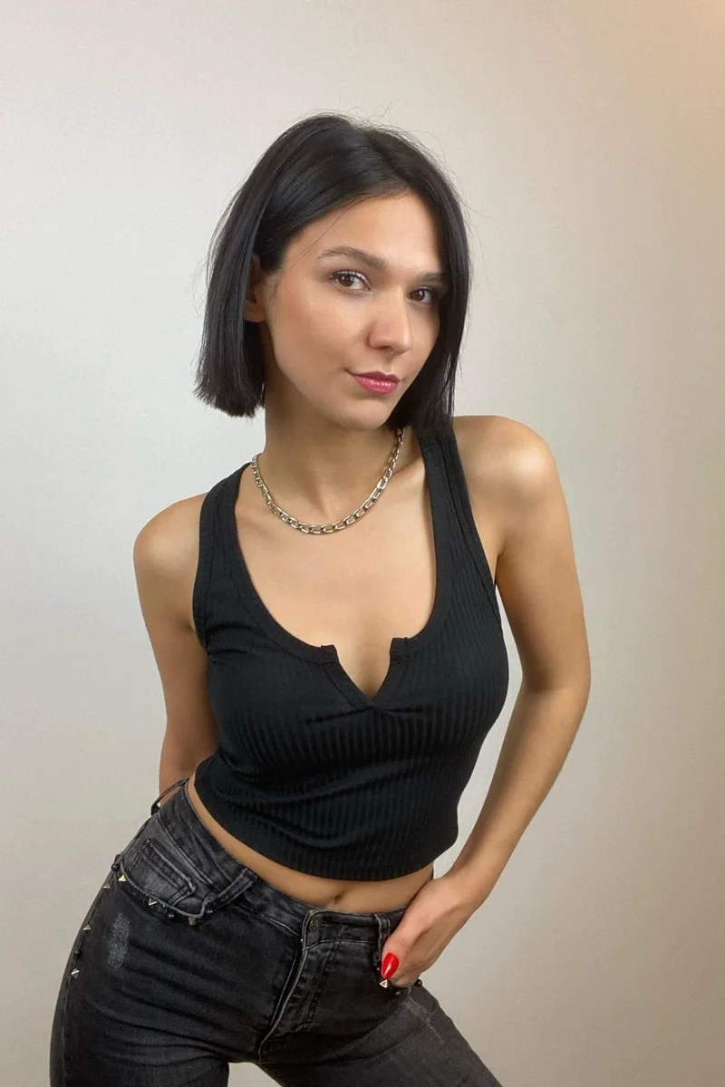 Siyah Dekolte Detaylı Crop BN6686S