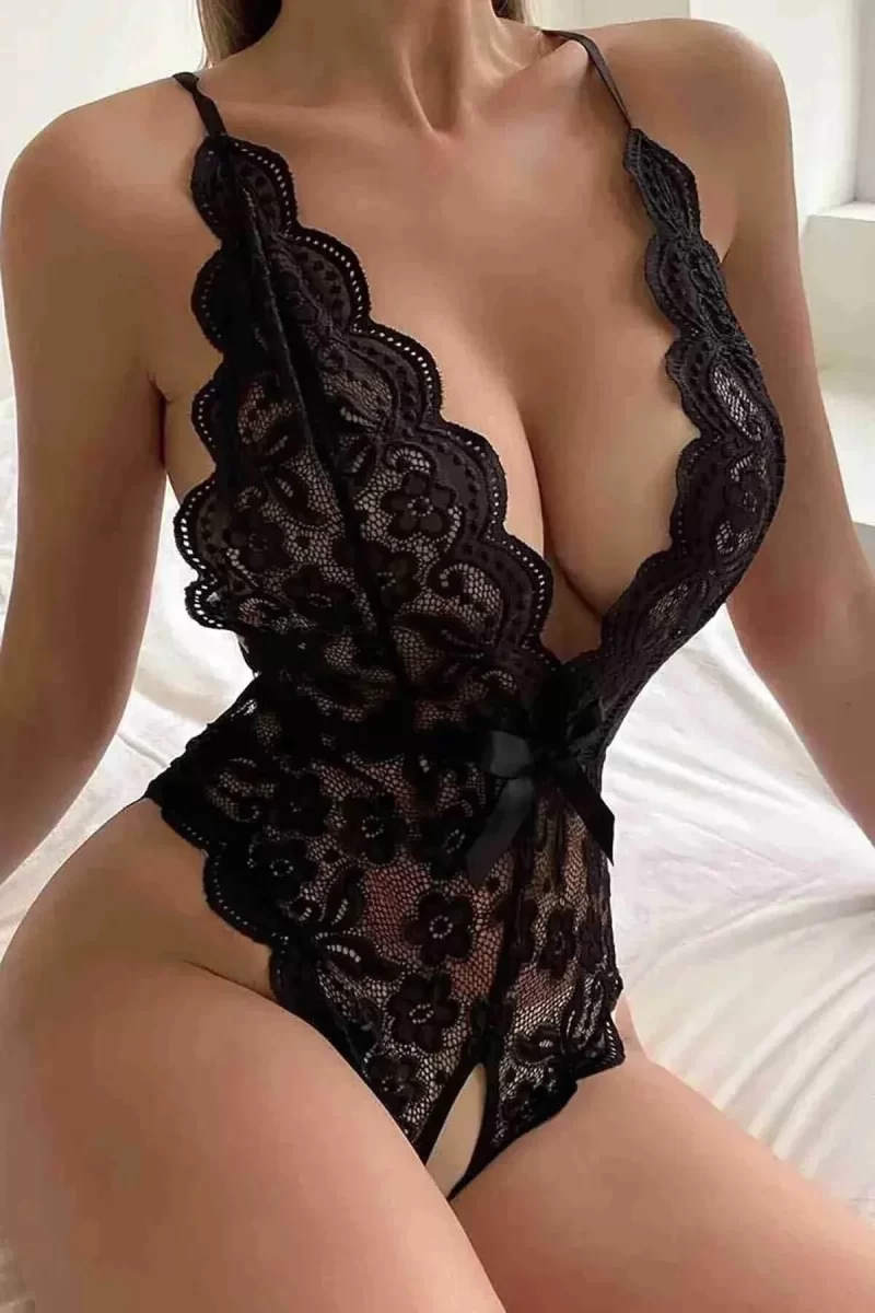 For Dreams 8458 Fantezi Dantelli Özel Bölgesi Açık Bodysuit