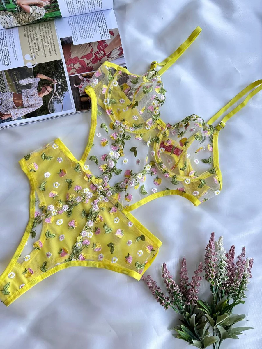 Sarı Çiçek Desenli Bodysuit