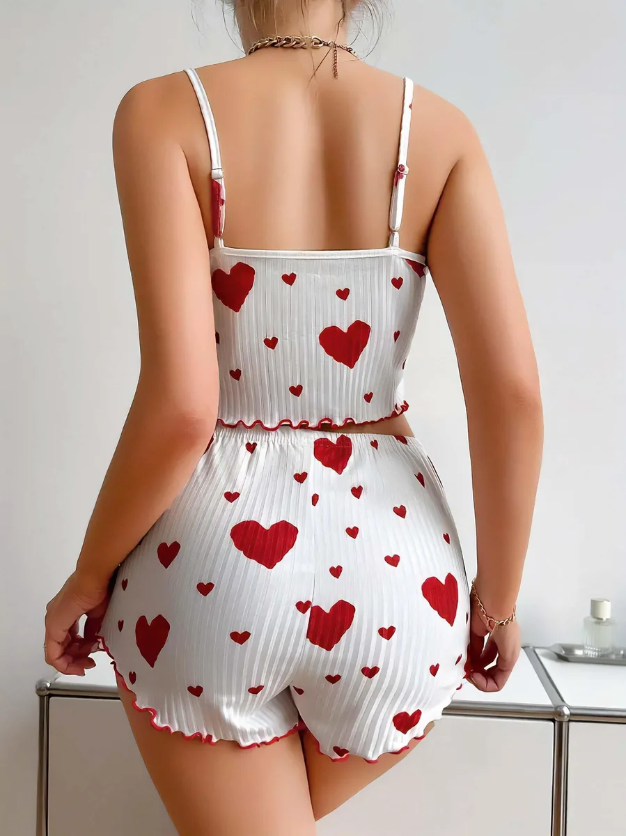 Pamuklu Beyaz Üstüne Kırmızı Kalp Desenli Askılı Şortlu Pijama Takımı