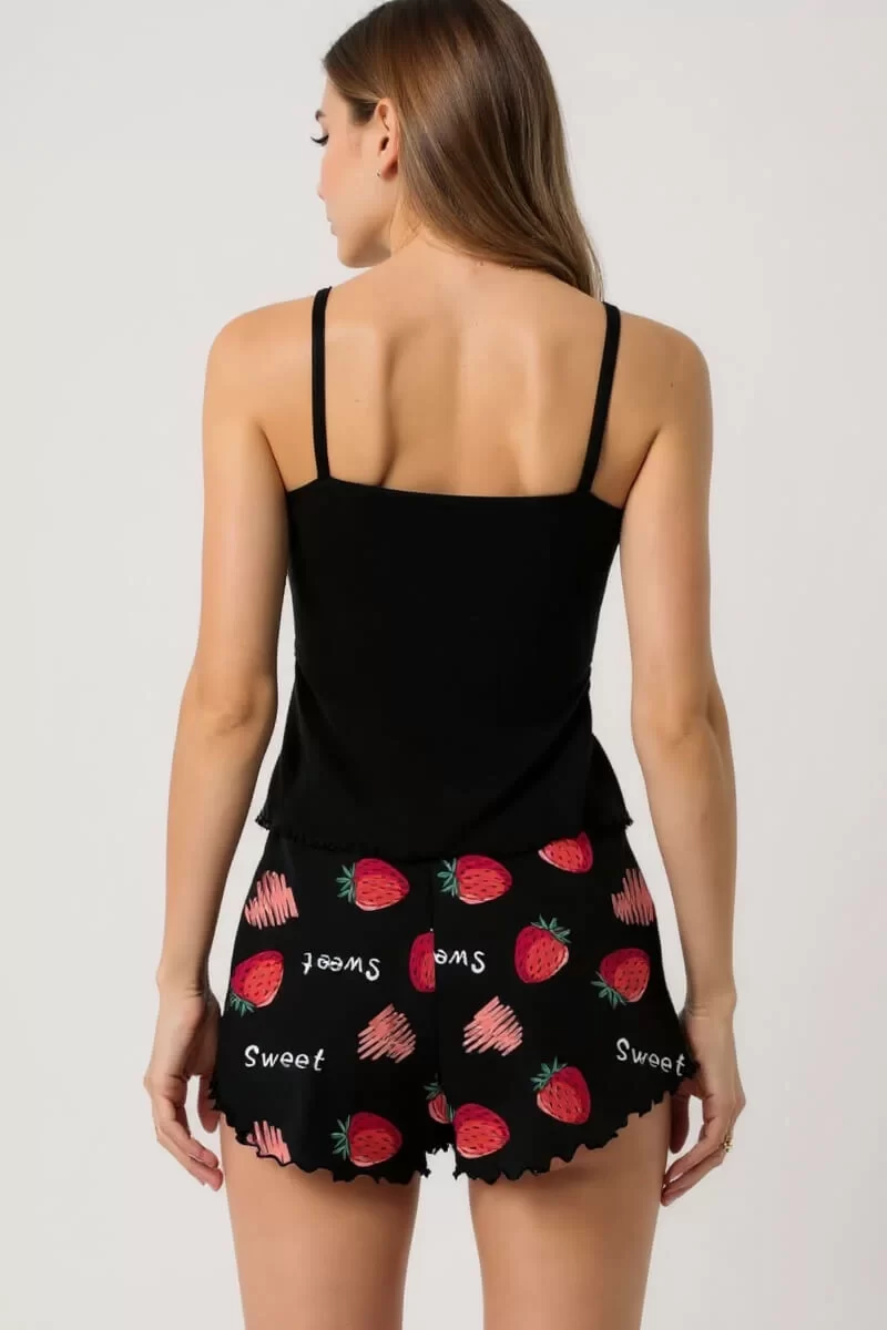 Çilek Baskılı Siyah Askılı Şortlu Pijama Takımı