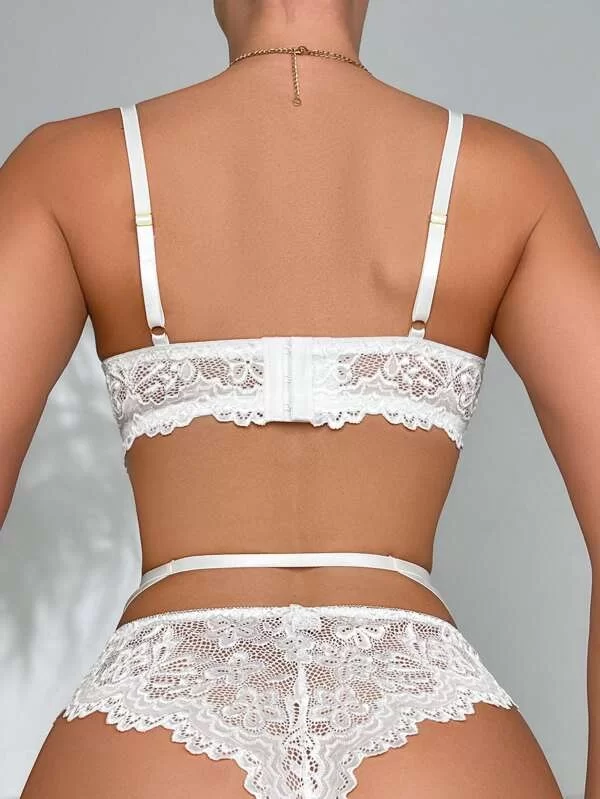 For Dreams 8465 Dantelli Kalp Aksesuar Detaylı Jartiyerli Büstiyer Çorap Takım