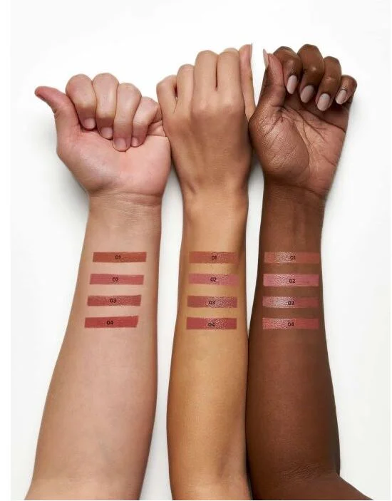 Nude Look Creamy Shine Lipstick - 03 Peachy Nude - Kremsi Parlak Kalem Ruj