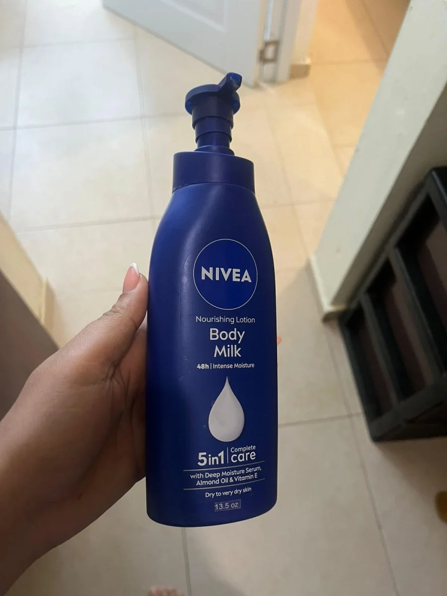 Vücut Bakim Sütü & Besleyici Ve Nemlendirici 48H Kuru Ve Çok Kuru Ciltler İçin 400ML