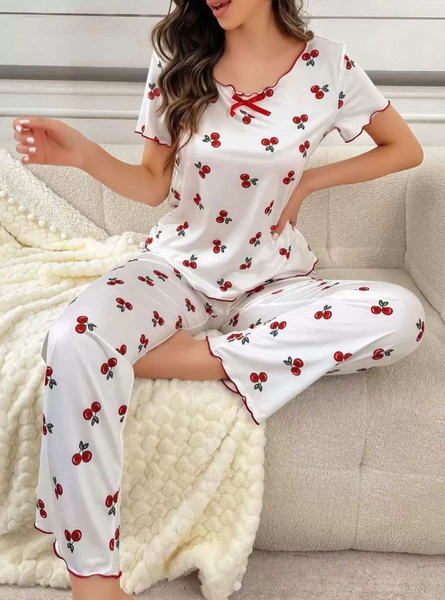 Kadın Beyaz Kiraz Desenli Kısa Kollu Yumuşak Pijama Takımı 5128