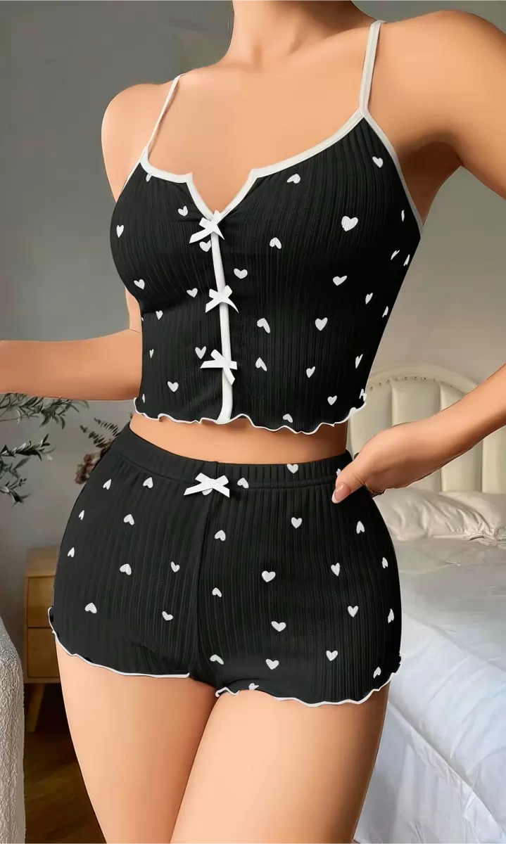 Kadın Siyah Kalp Desenli Askılı Şortlu Pijama Takımı Rahat Şık 2’li Set