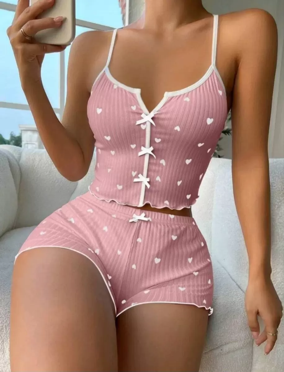 Kadın Pembe Kalp Desenli Askılı Şortlu Pijama Takımı Rahat Şık 2’li Set