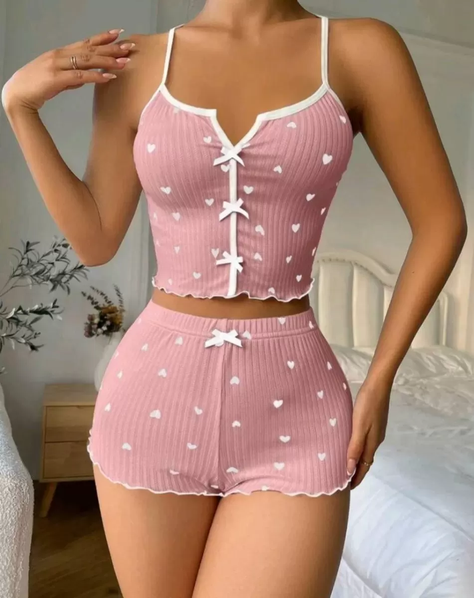 Kadın Pembe Kalp Desenli Askılı Şortlu Pijama Takımı Rahat Şık 2’li Set