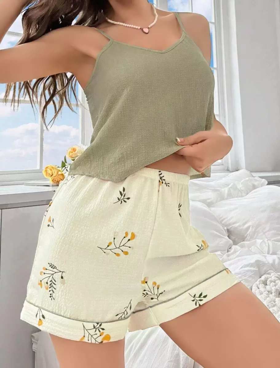 Kadın Ekru Çiçek Baskılı Şortlu Gecelik Pijama Takımı Rahat Şık 2’li Set