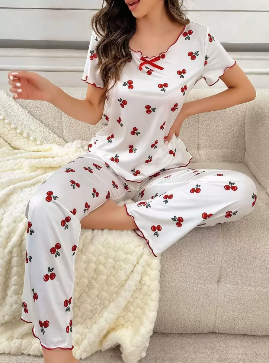 Kadın Beyaz Kiraz Desenli Kısa Kollu Pijama Takımı Yumuşak Rahat Ev Giyimi Özel Tasarım