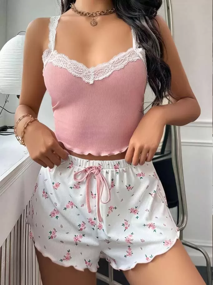 Kadın Çiçek Desenli Dantel Askılı Şortlu Pijama Takımı 5200