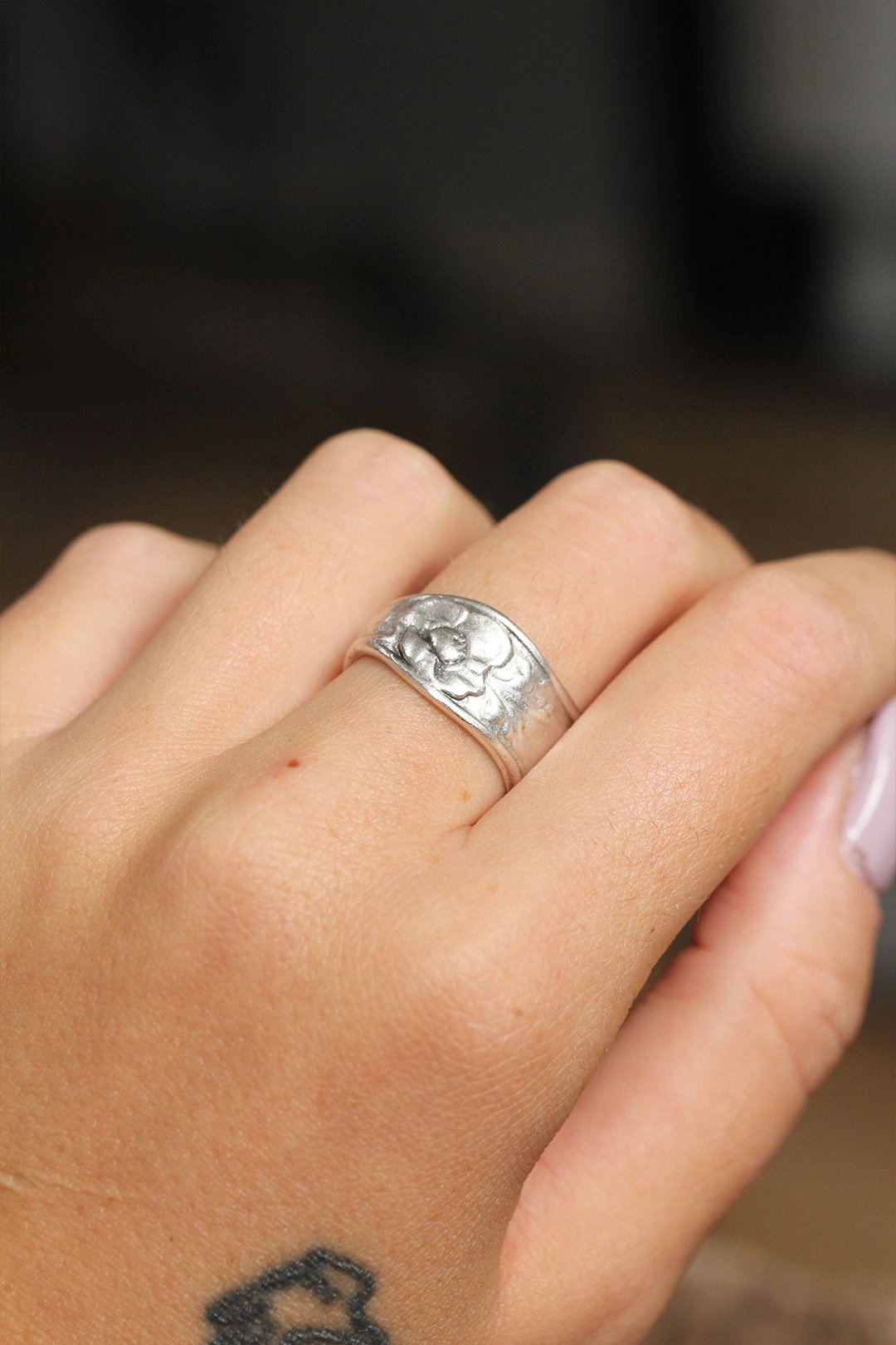 Otantik Çiçek Tasarımlı Ayarlamalı Kadın Yüzük