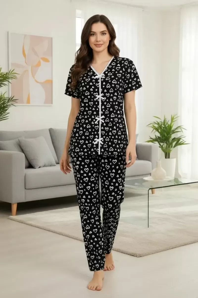 Kadın Siyah Kalp Desenli Fiyonk Detaylı Kısa Kollu Uzun Pijama Takımı Premium Ev Giyim