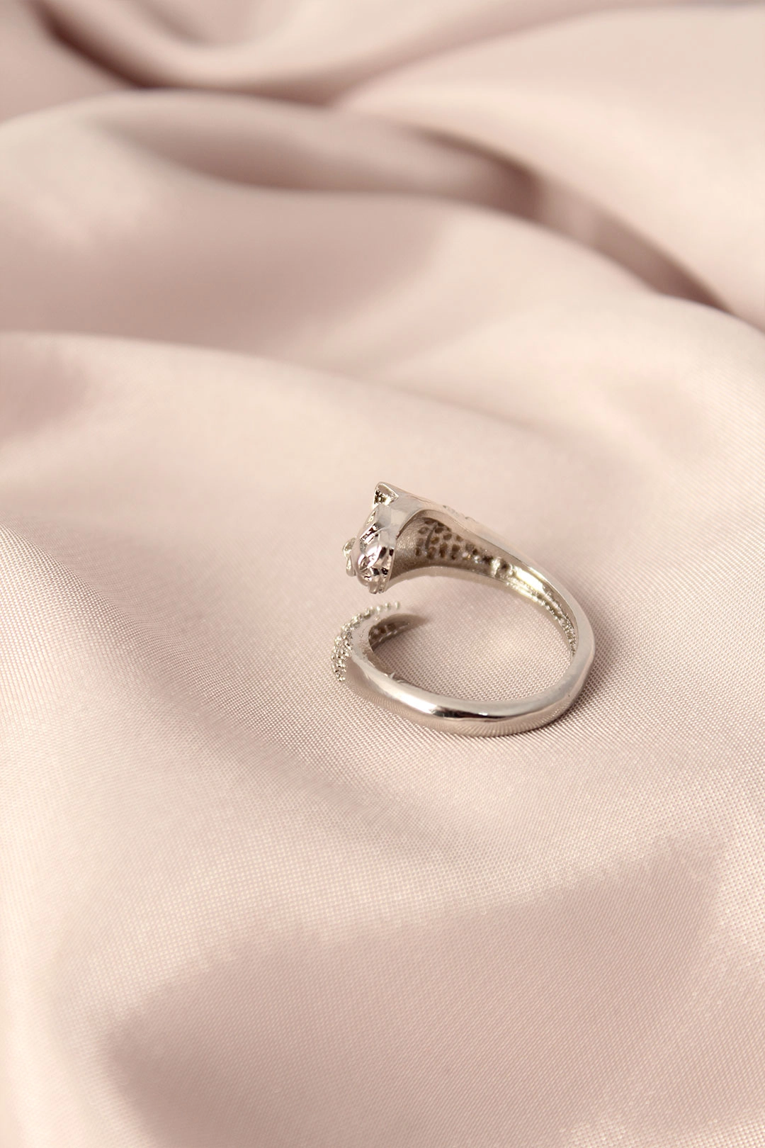 Gümüş Renk Metal Zirkon Taşlı Kaplan Model Ayarlanabilir Kadın Yüzük