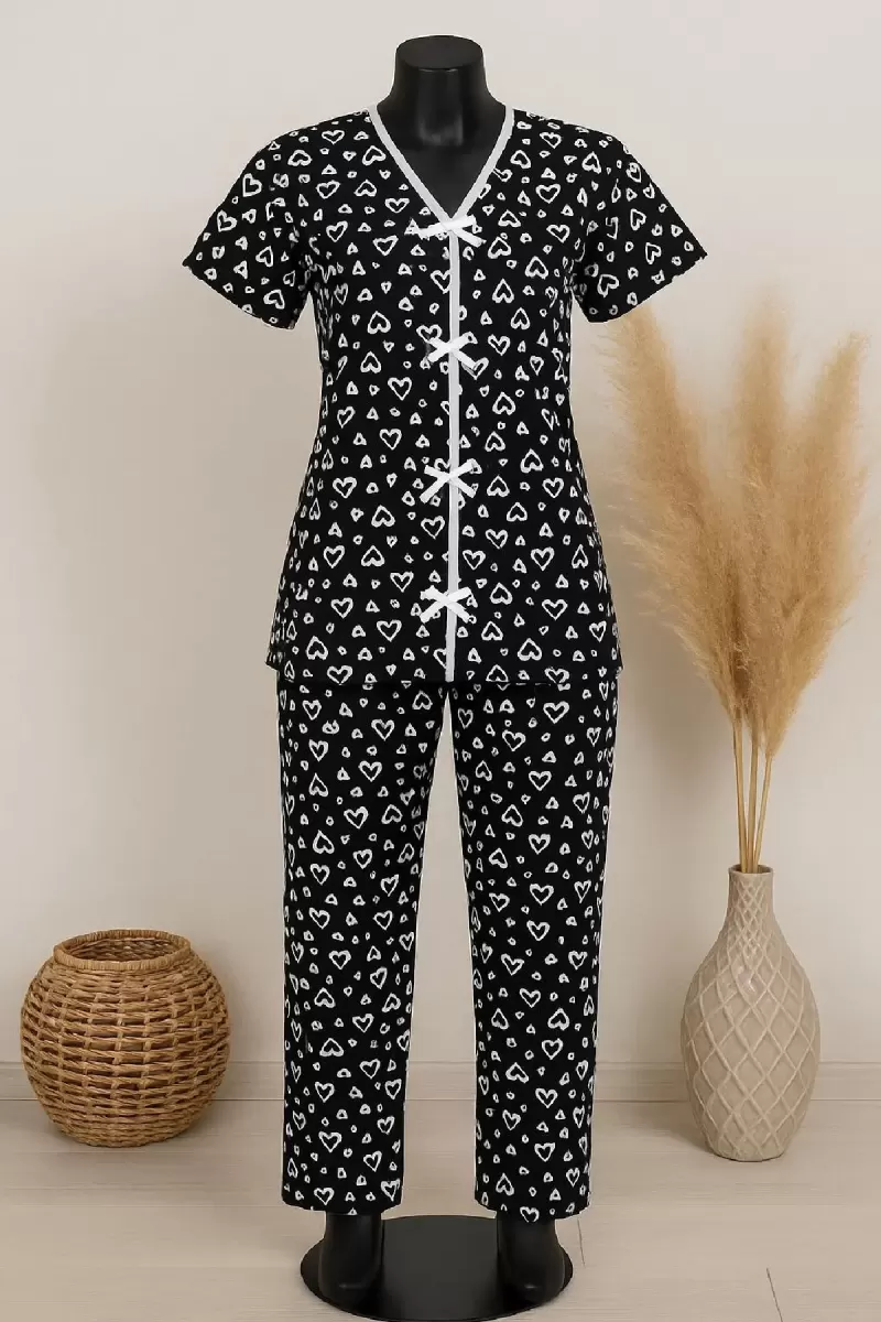 Kadın Siyah Beyaz Kalp Desenli Kısa Kollu Şık Pijama Takımı