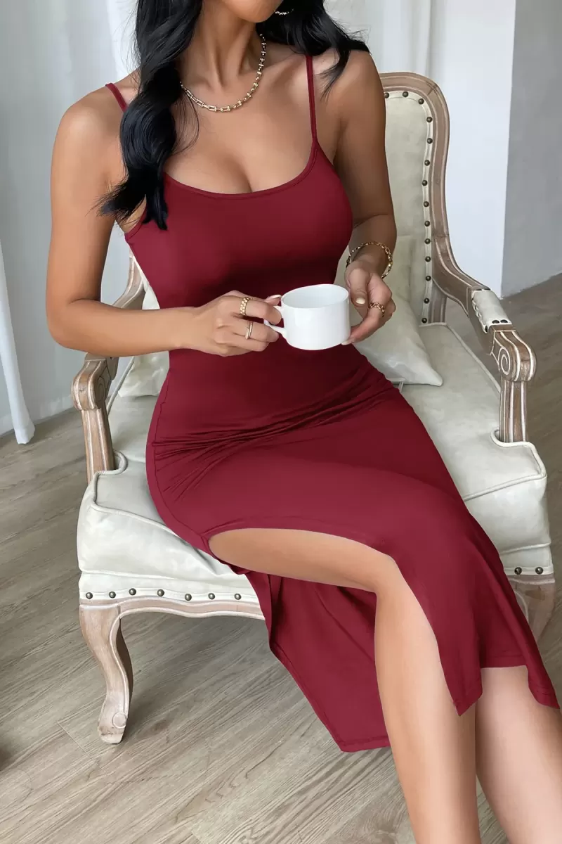 Kadın Bordo Vücudu Saran Yırtmaç Detaylı Şık Gece Geceliği
