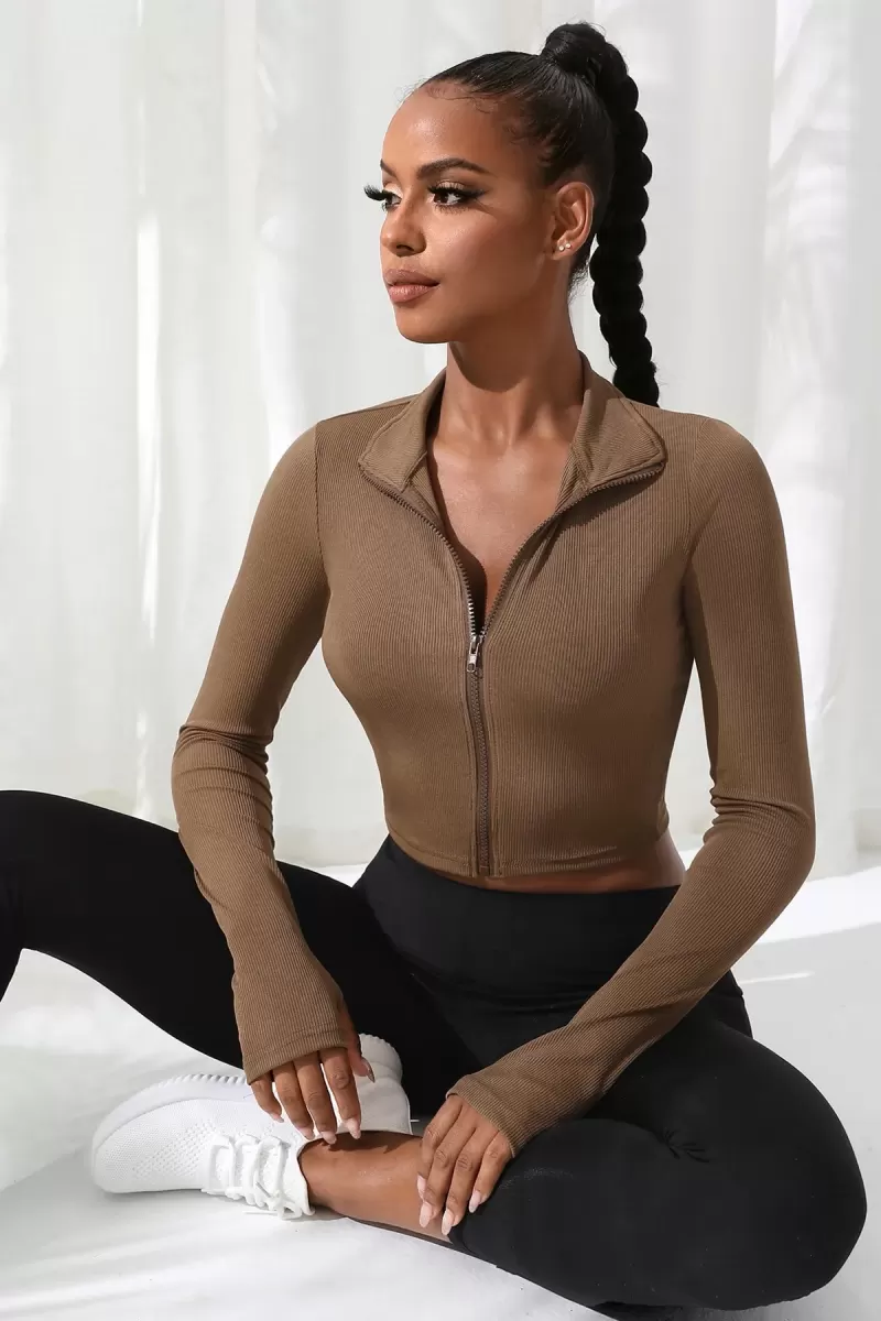 Kadın Kahverengi Dik Yaka Fermuarlı Uzun Kollu Parmak Geçmeli Crop Top Spor Bluz