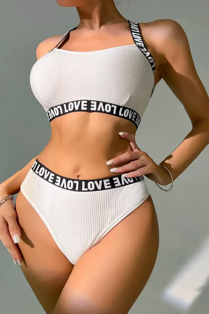 Kadın Beyaz Özel Tasarım Çapraz Sırt Love Yazı Detaylı İç Çamaşır Takımı Şık İç Giyim Seti