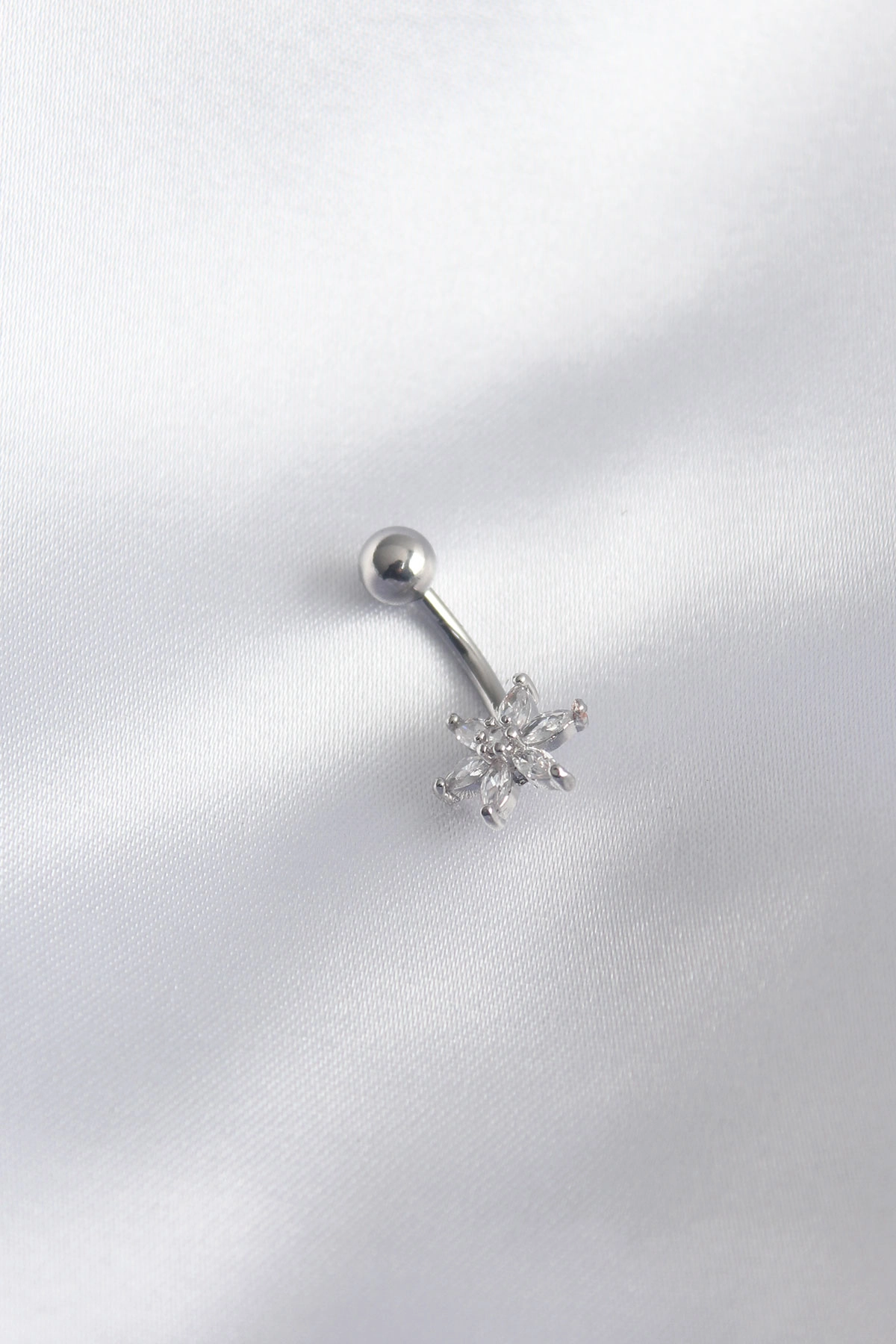 316L Cerrahi Çelik Gümüş Renk Zirkon Taşlı Çiçek Model Kadın Göbek Piercing