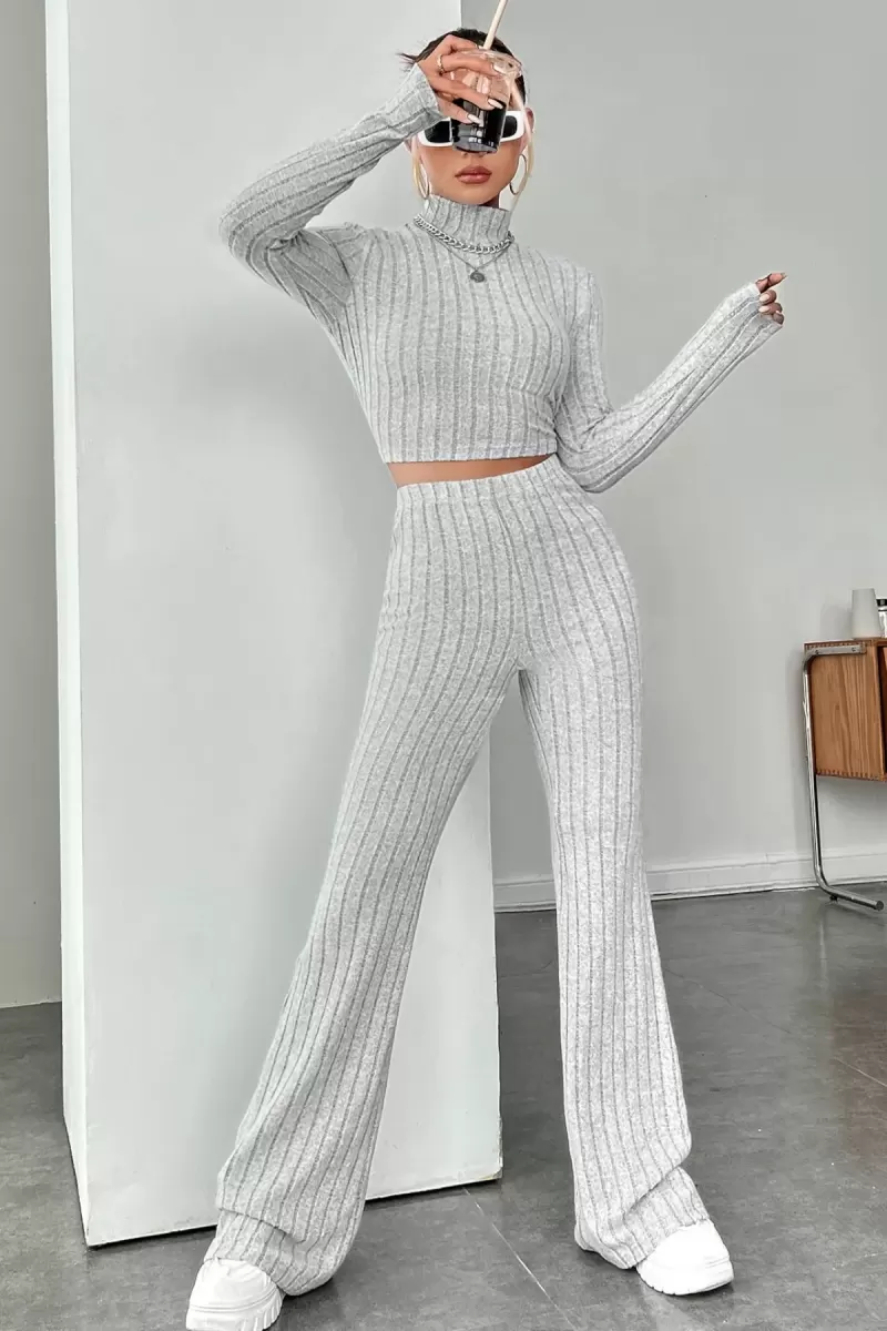Kadın Gri Çizgili Boğazlı Crop Top Yüksek Bel Pantolon Takım Şık 2’li Set