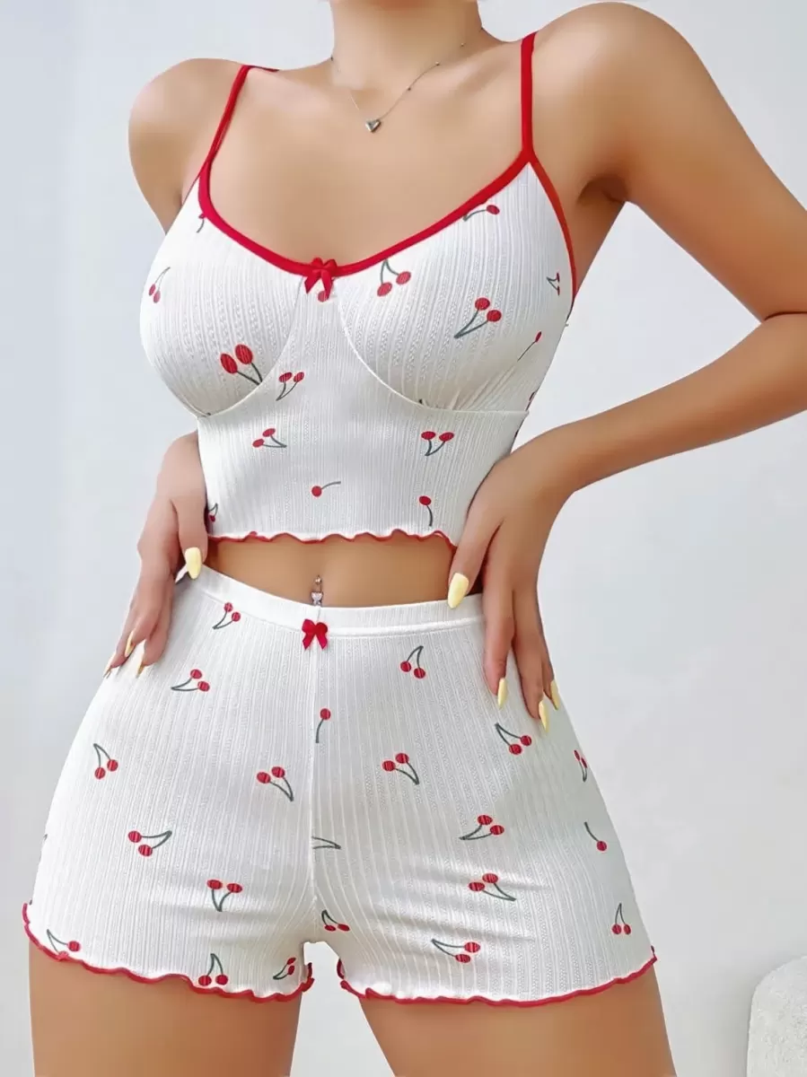 Kadın Vişne Motifli Dantel Askılı Şortlu Rahat Pijama Takımı
