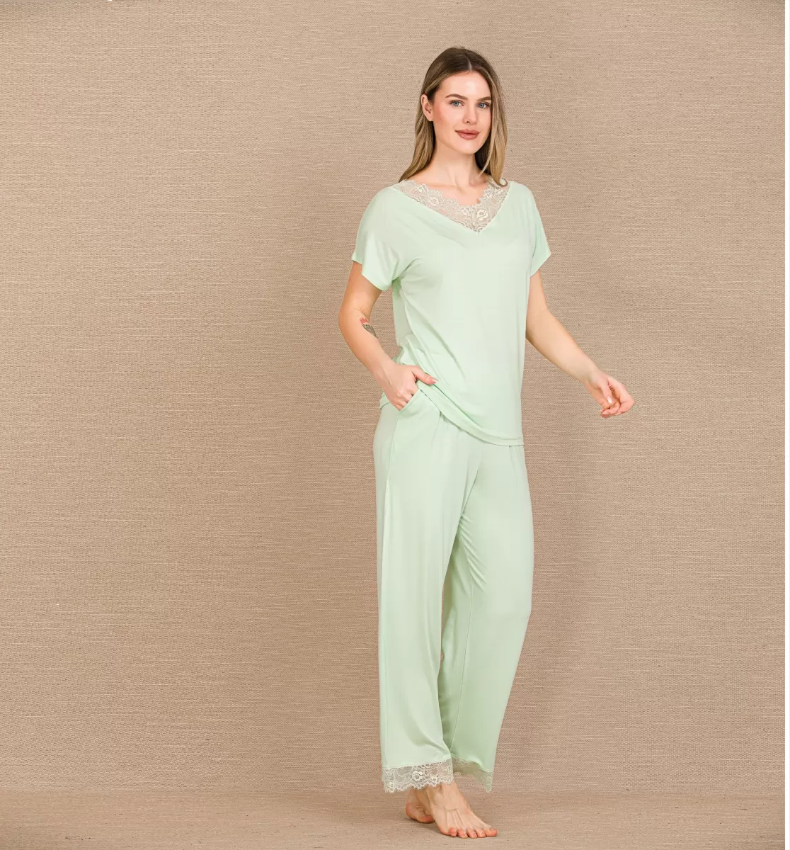 Viskon Şık Tasarım Dantel İşlemeli Açık Yeşil Kısa Kol Pijama Takımı