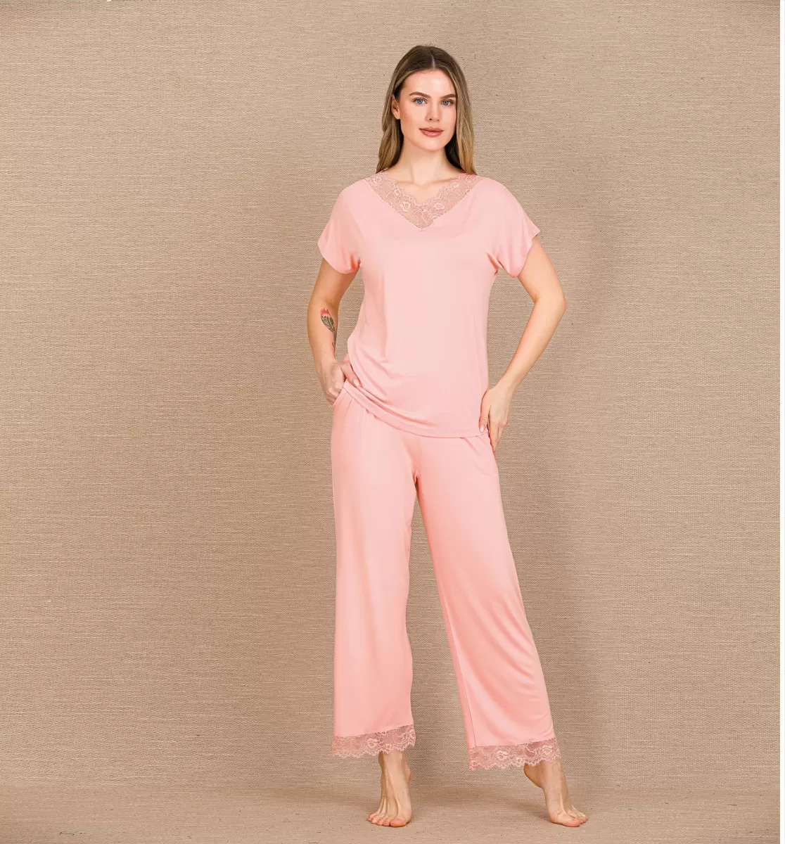 Viskon Şık Tasarım Dantel İşlemeli Açık Pembe Kısa Kol Pijama Takımı