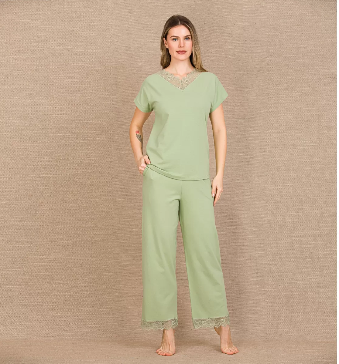 Pamuklu Şık Tasarım Dantel İşlemeli Yeşil Kısa Kol Pijama Takımı